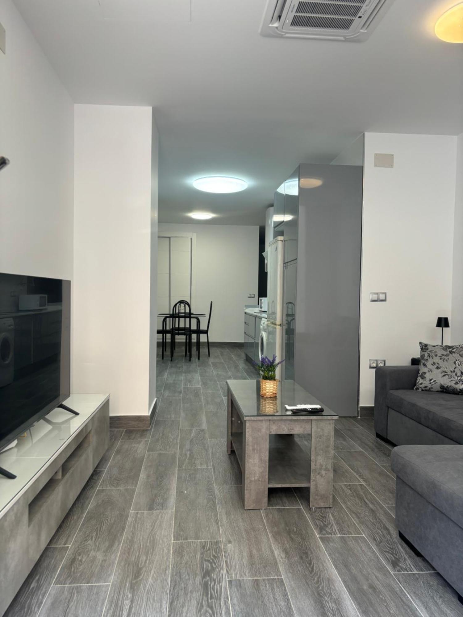 Apartamento 6 A 3 Min Caminando De La Estacion De Bus Y Tren Maria Zambrano 6 Малага Екстериор снимка